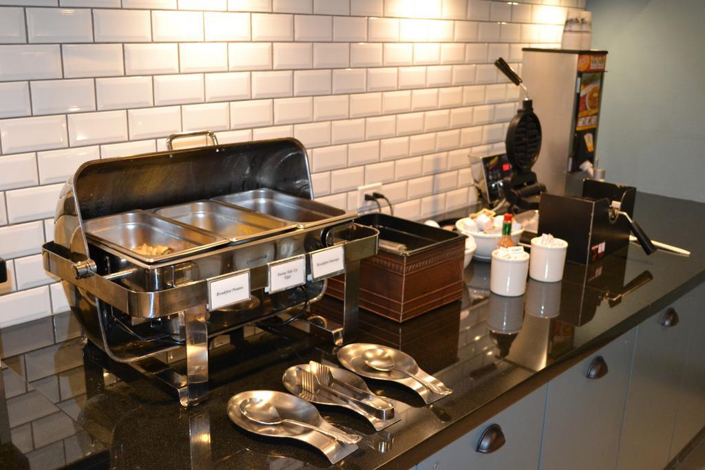 Country Inn & Suites By Radisson Roseville - St Paul Екстериор снимка